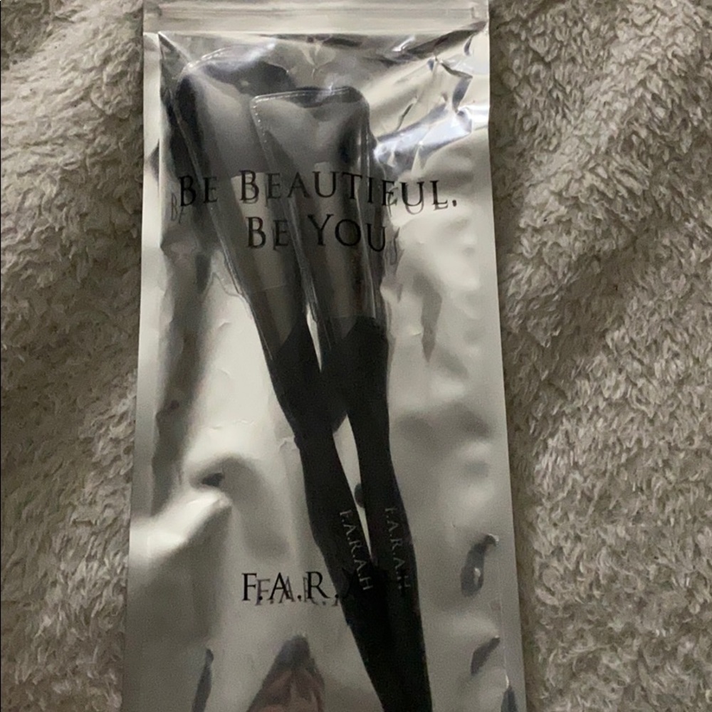 Two piece brush set ! (Unused)